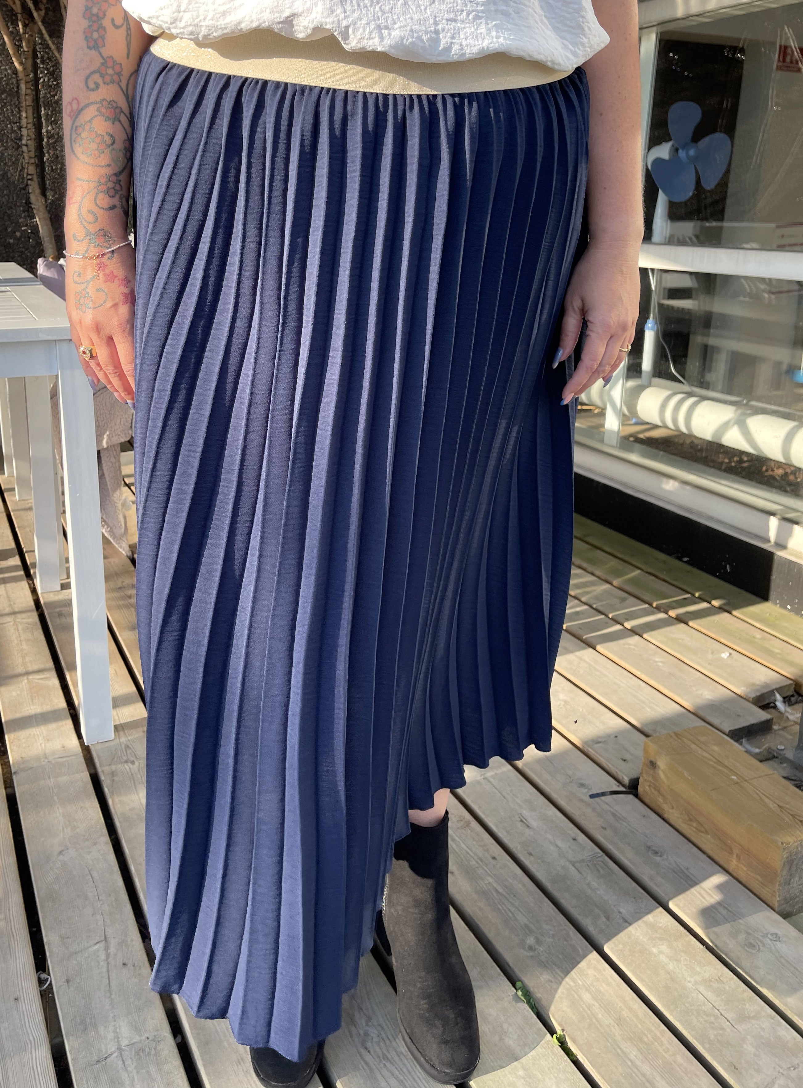 Mirjana - Lang plisseret plus size nederdel